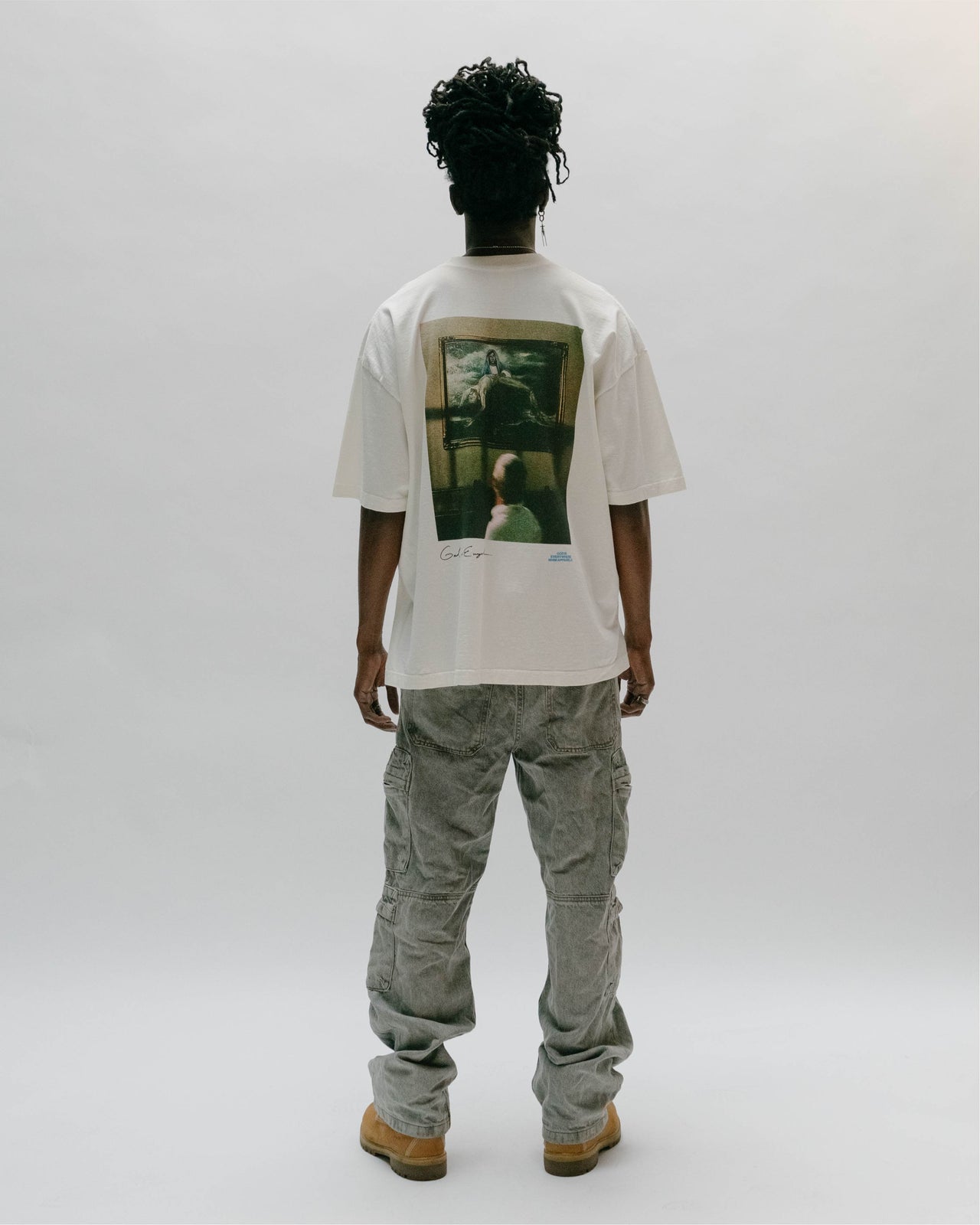 GOD IS EVERYWHERE 'GALLERY' TEE (OFF WHITE)