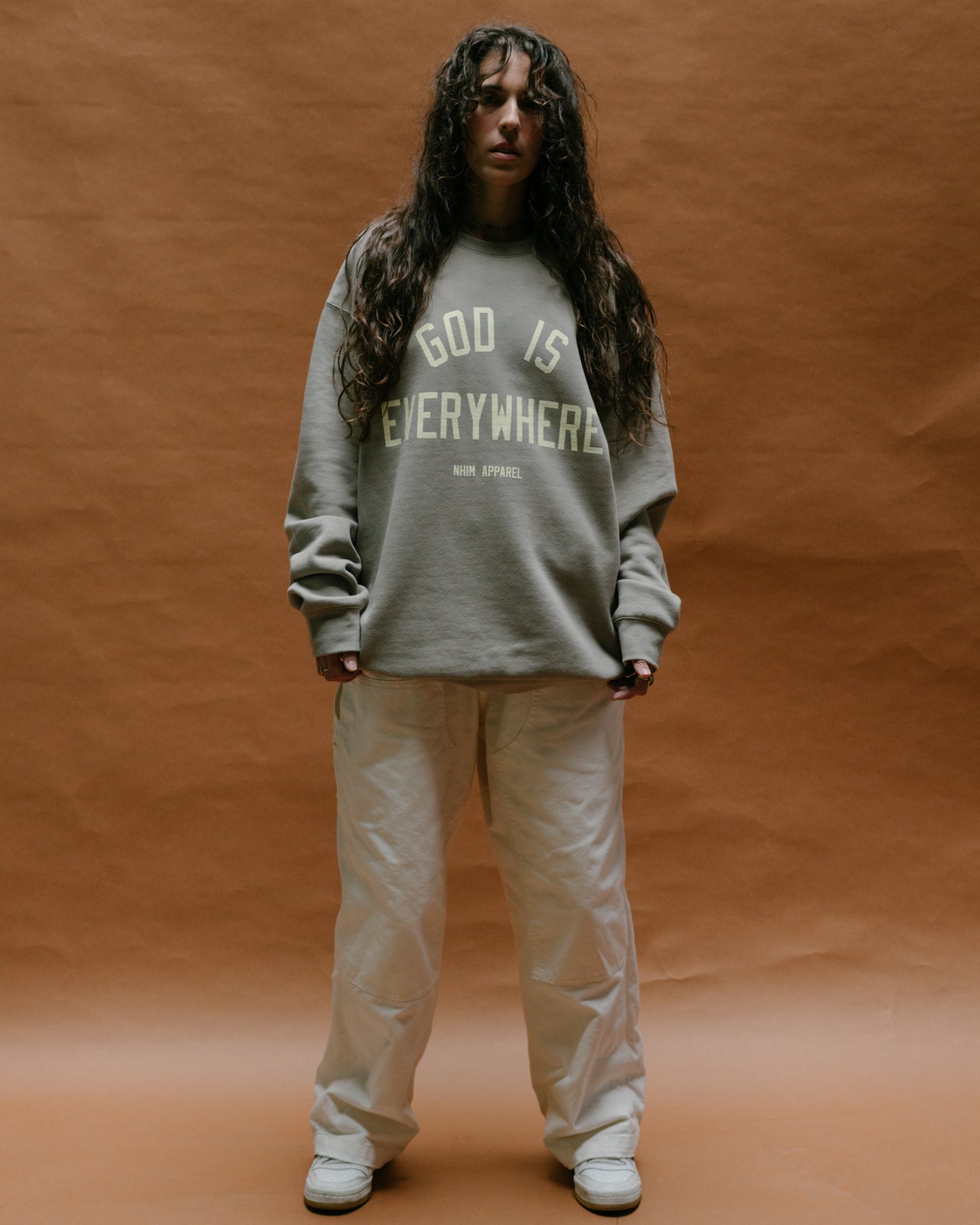 GOD IS EVERYWHERE F/W '24 CREW (CEMENT)