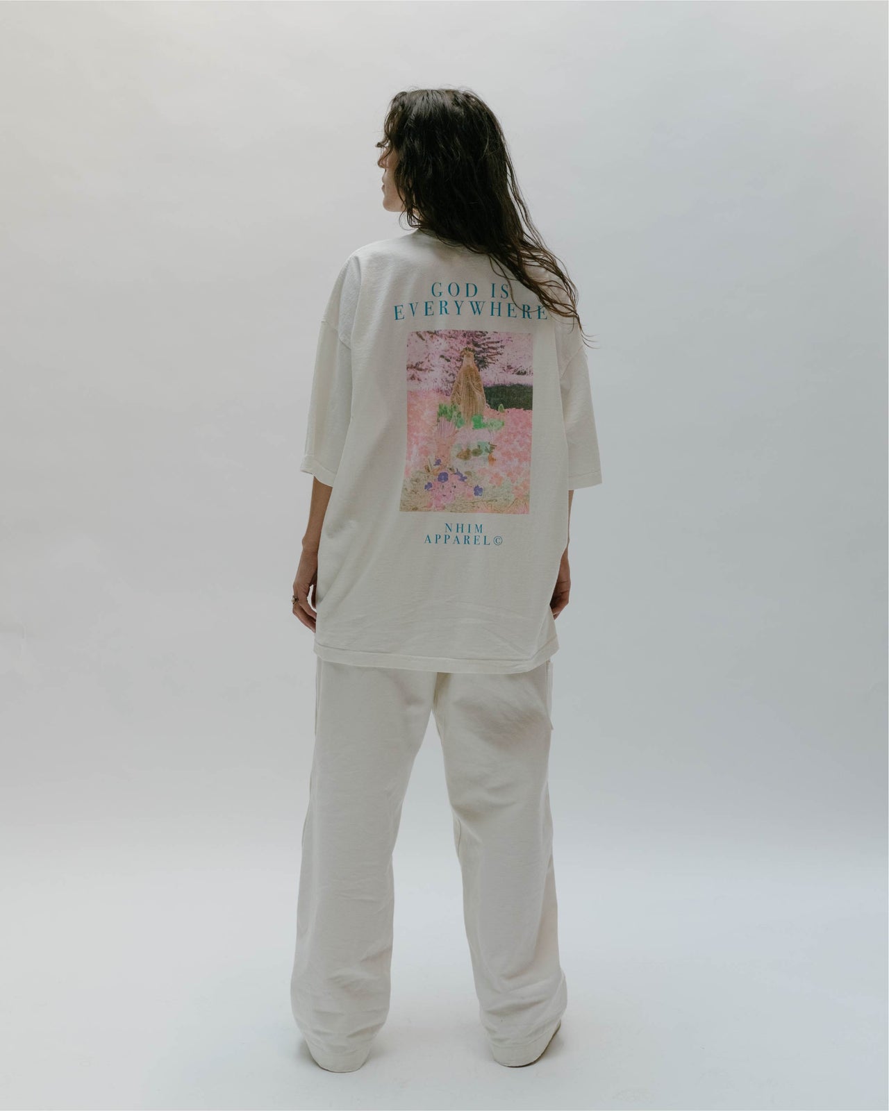 GOD IS EVERYWHERE 'GALLERY' GARDEN TEE (OFF WHITE)